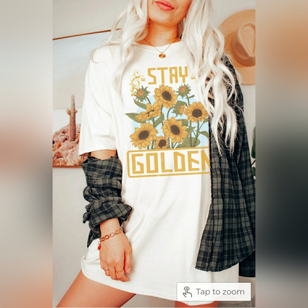 STAY GOLDEN OVERSIZED GRAPHIC TEE